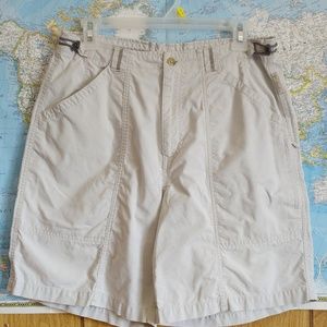 Columbia White Khaki Outdoors Shorts M